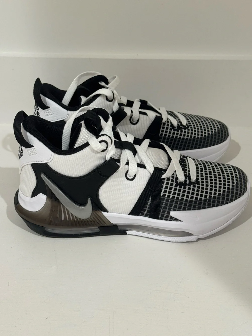 LEBRON WITNESS VII (GS) Nike (new)